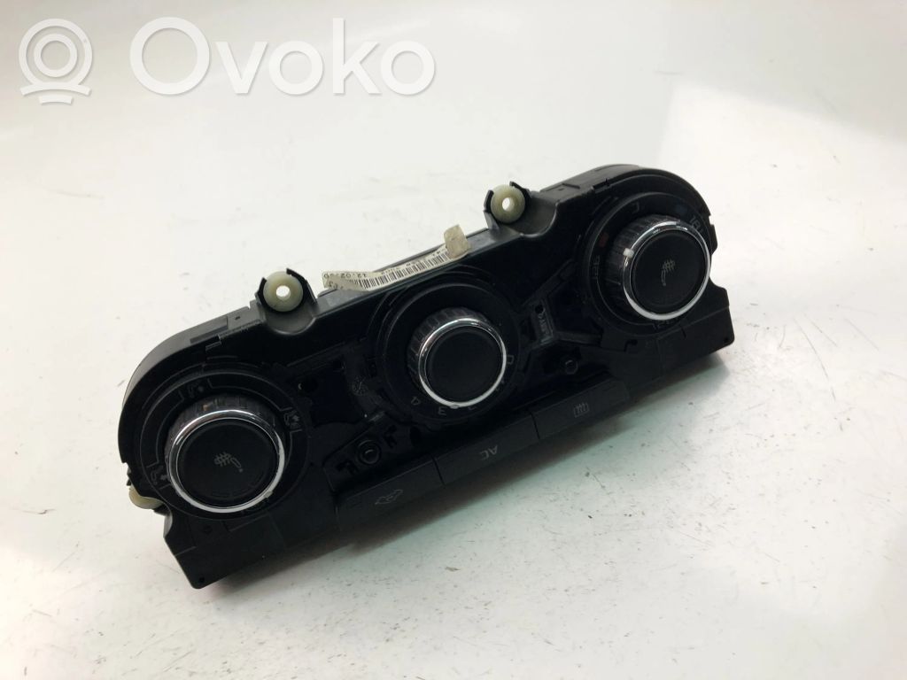 Skoda Octavia Mk2 (1Z) Przełącznik / Włącznik nawiewu dmuchawy 