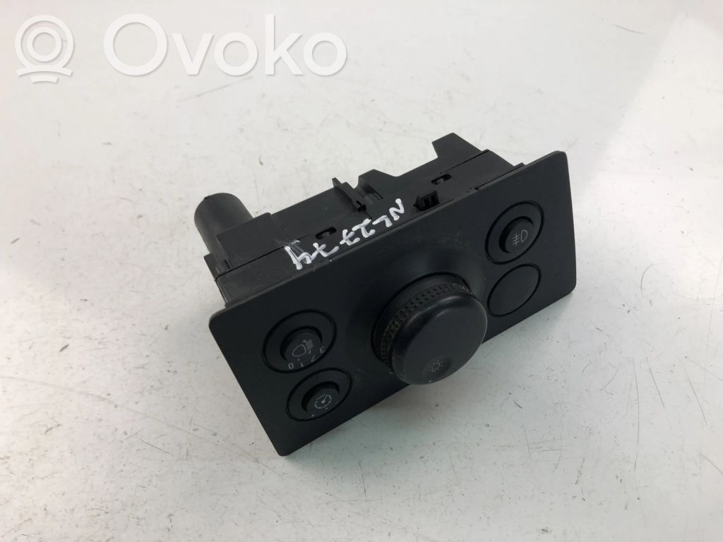 Opel Zafira B Light switch 