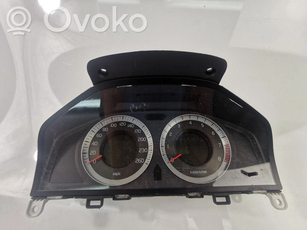 Volvo V70 Speedometer (instrument cluster) 