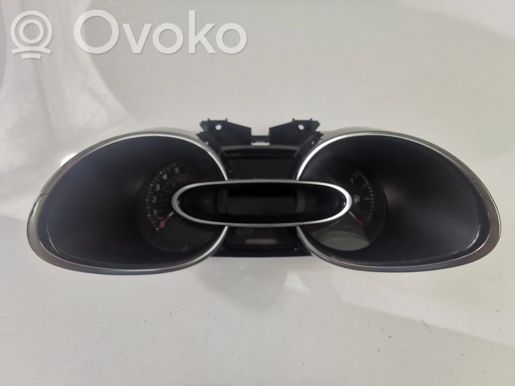 Renault Clio IV Speedometer (instrument cluster) 