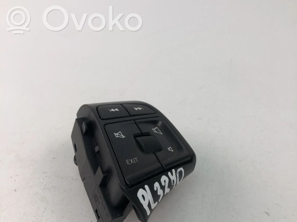 Volvo S60 Przełącznik / Przycisk kierownicy 