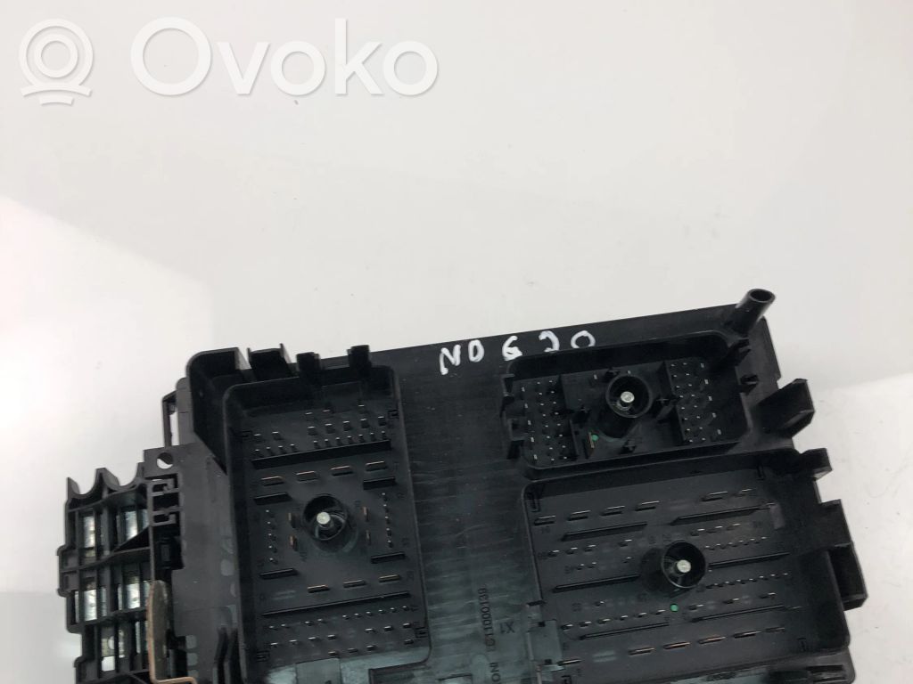 Opel Astra J Fuse box set 