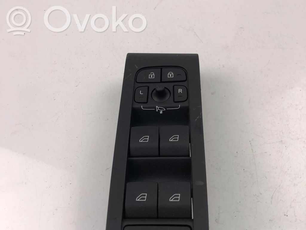 Electric window control switch   32256757