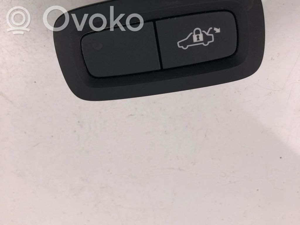 Volvo XC40 Inne przełączniki i przyciski 