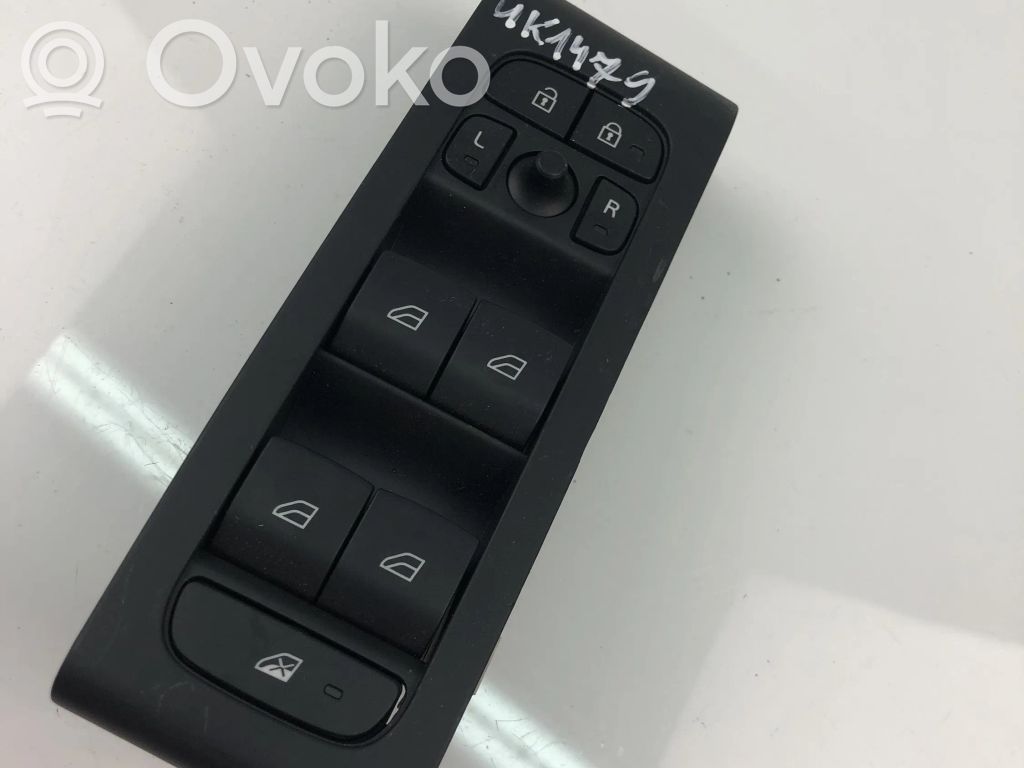 Volvo XC40 Electric window control switch 