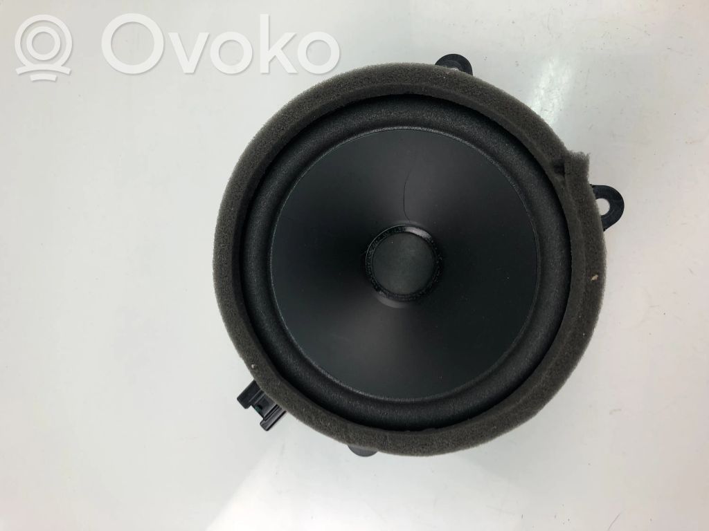 Takaoven kaiutin   31489043