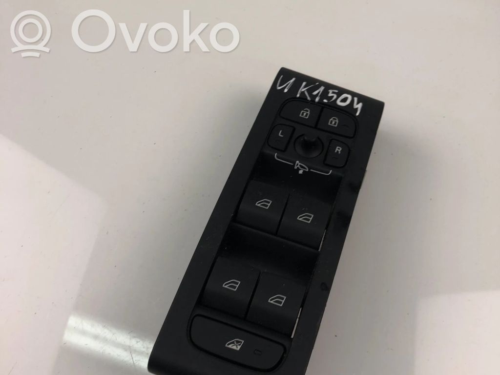Volvo XC40 Electric window control switch 