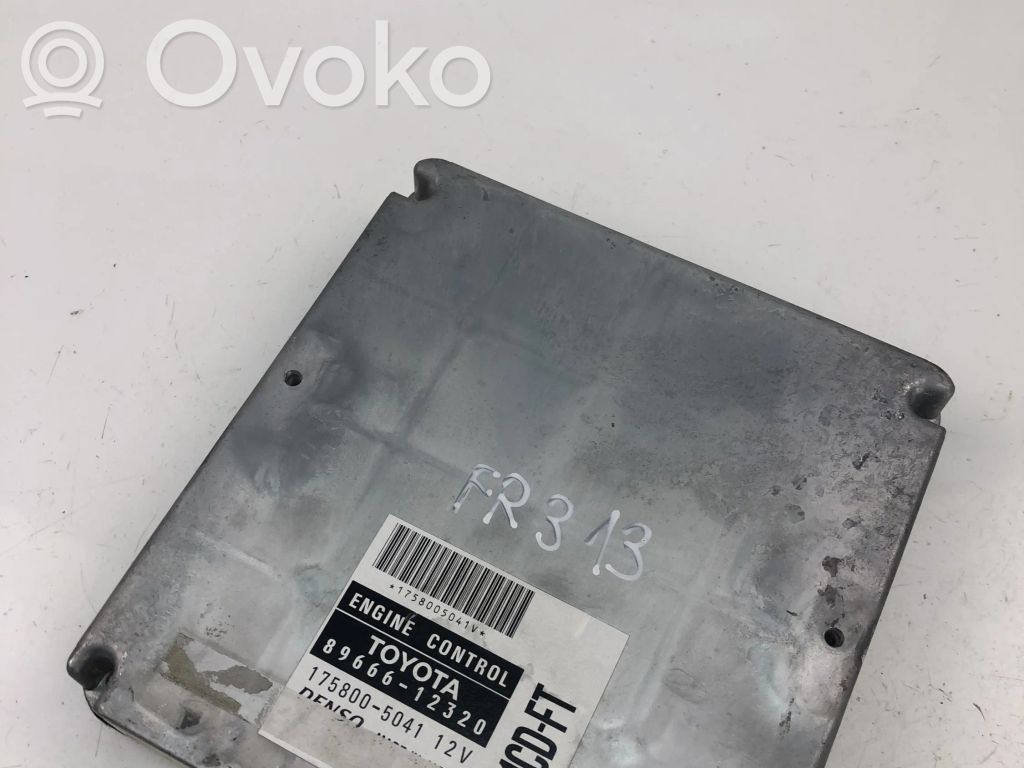 Toyota Corolla E120 E130 Unité de commande, module ECU de moteur 