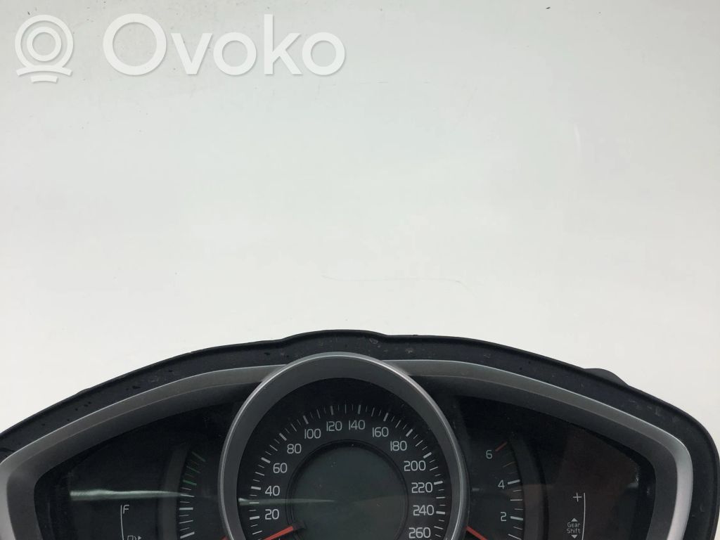 Volvo V40 Speedometer (instrument cluster) 