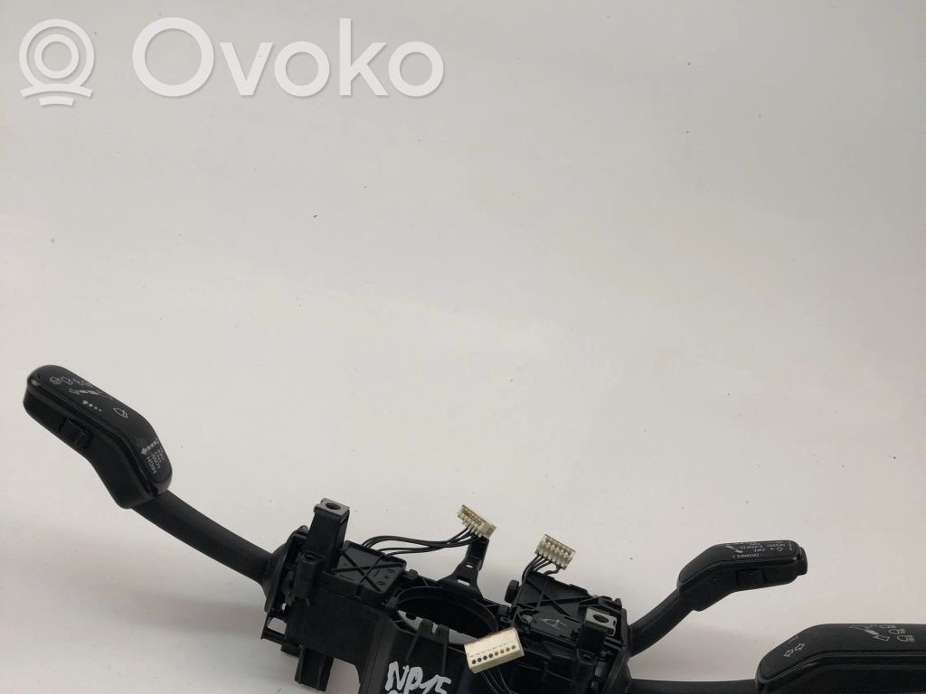 Volkswagen PASSAT B8 Manetka / Przełącznik kierunkowskazów 
