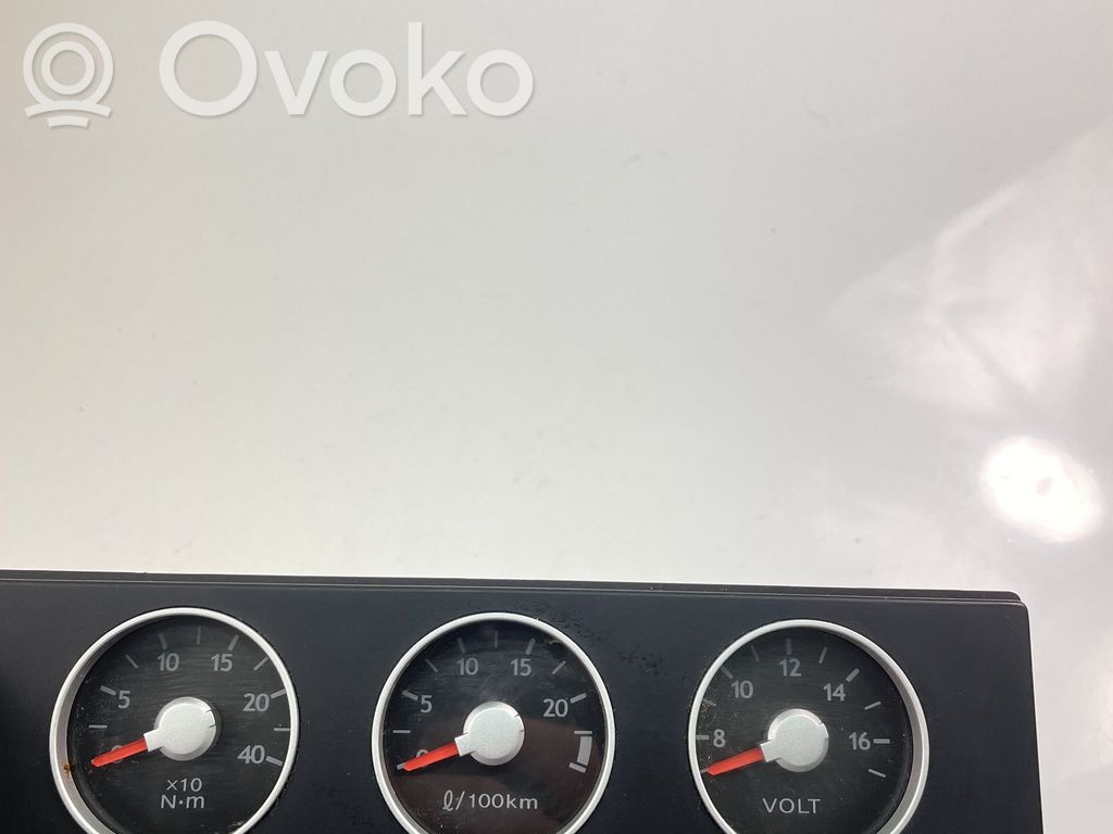 Clock   943002C600