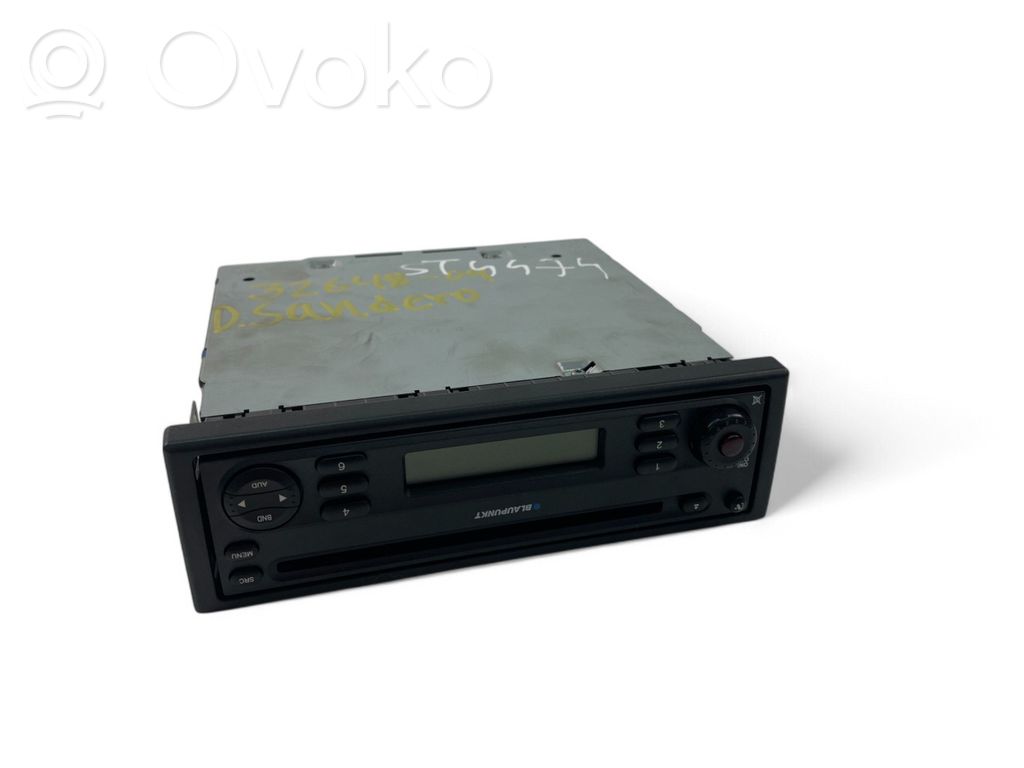 Dacia Logan I Panel / Radioodtwarzacz CD/DVD/GPS 