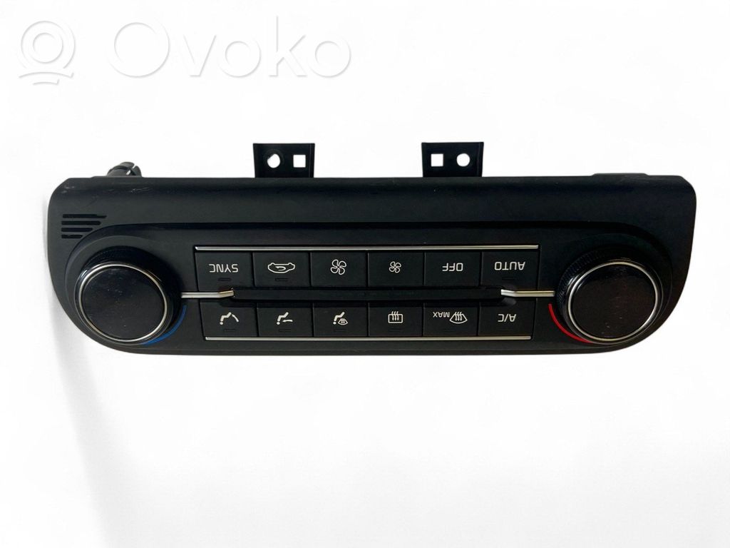 KIA Xceed Interior fan control switch 