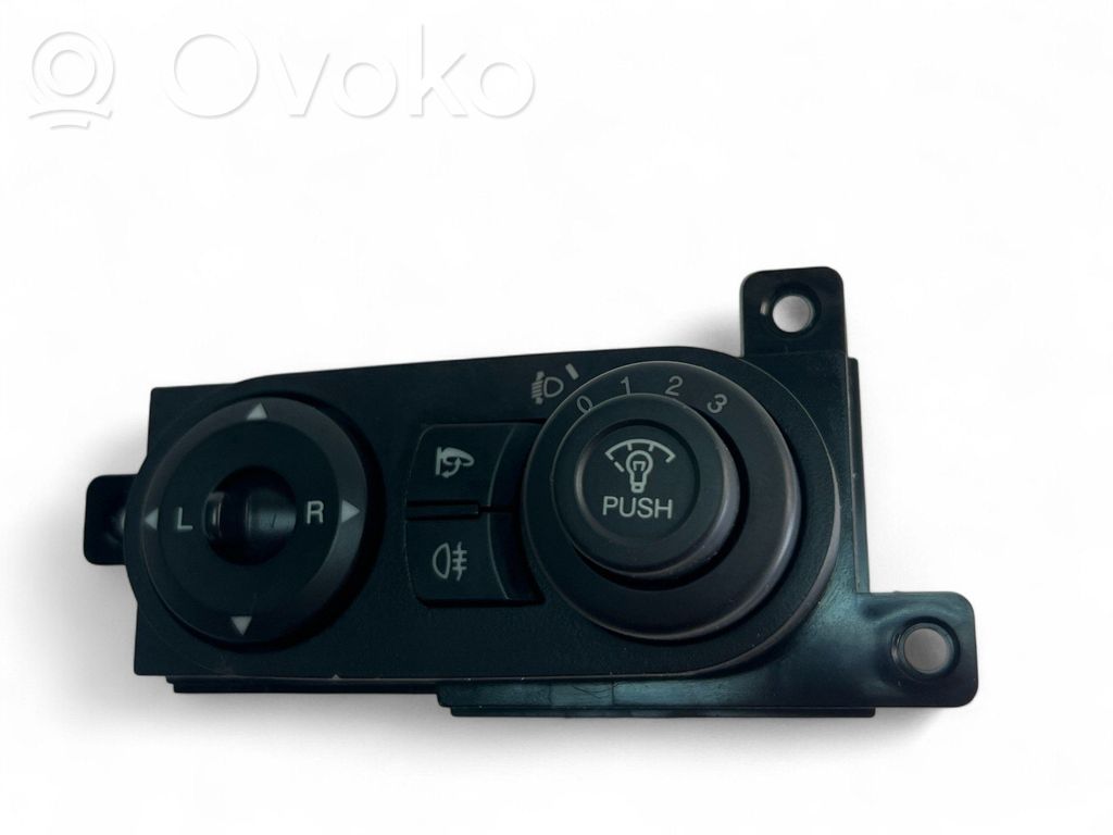 Light switch   6J02