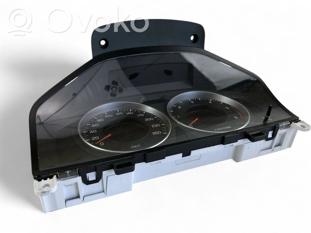 Volvo V70 Speedometer (instrument cluster) 
