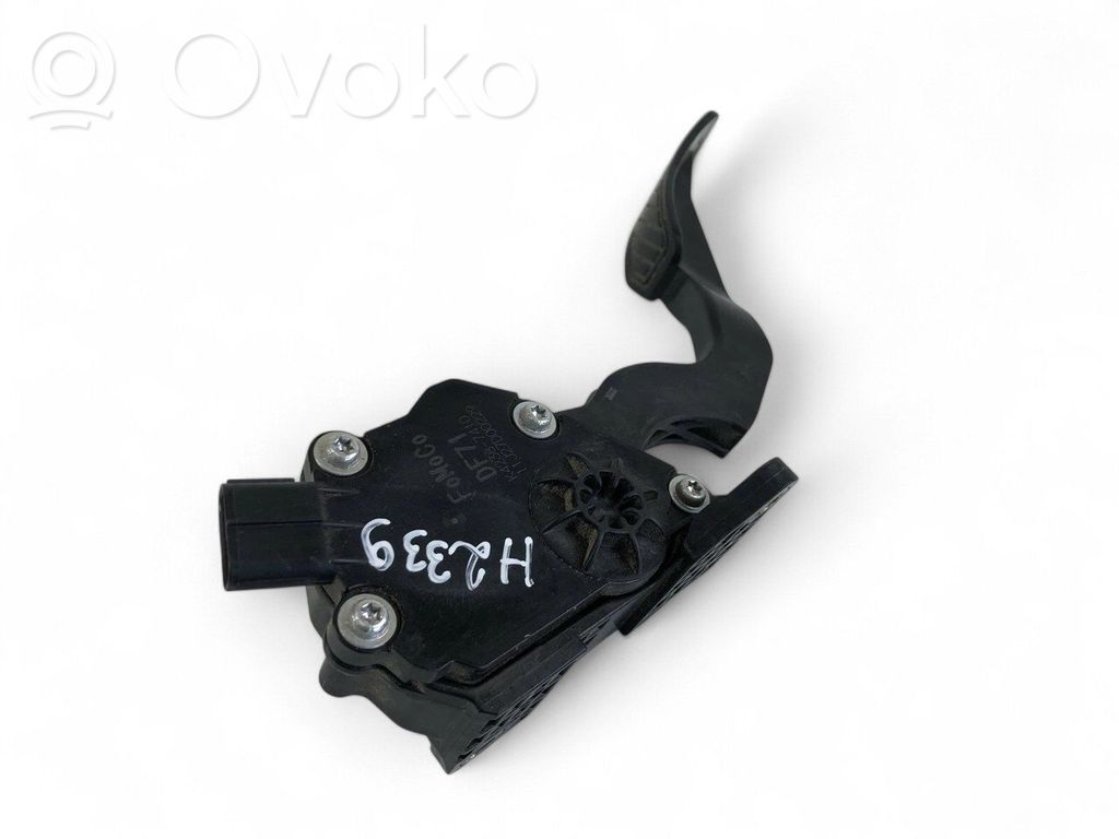 Accelerator throttle pedal   K42387410