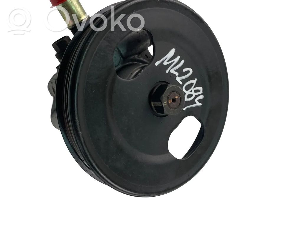 Mitsubishi L200 Ohjaustehostimen pumppu 