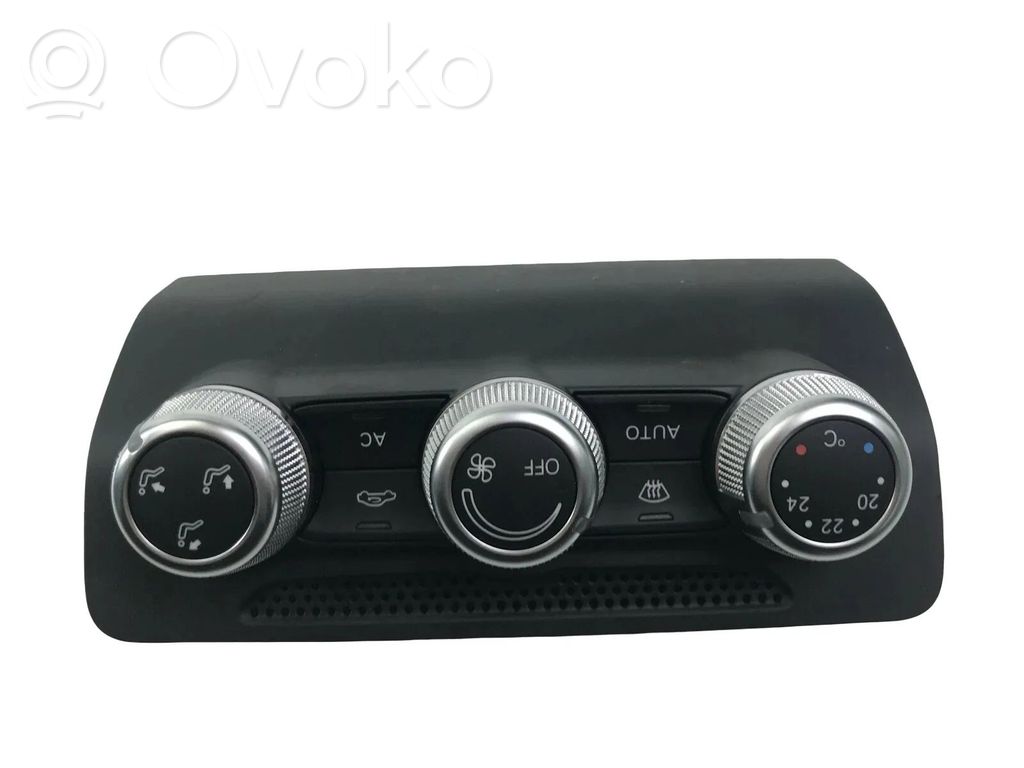 Audi A1 Interior fan control switch 