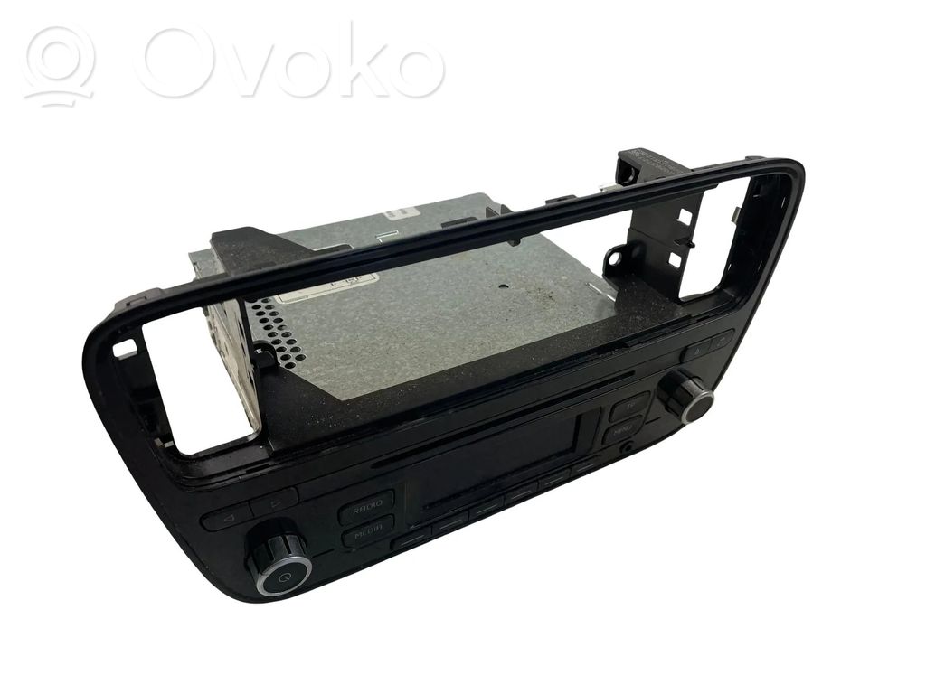 Volkswagen Up Panel / Radioodtwarzacz CD/DVD/GPS 