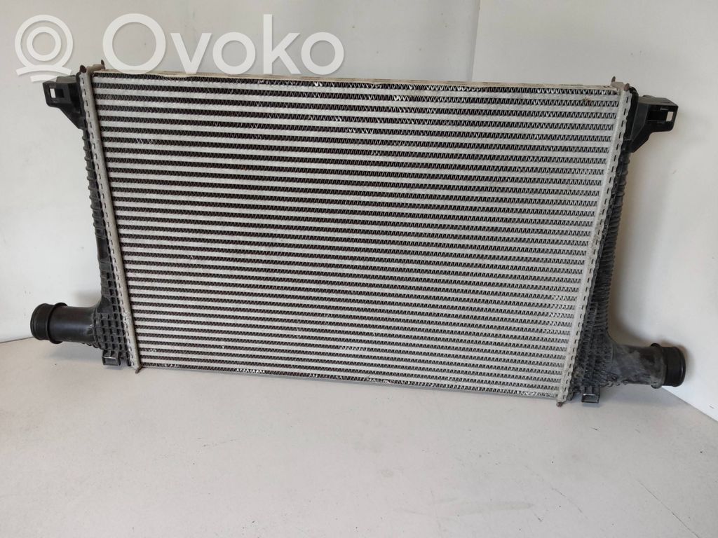 Audi Q7 4M Interkūlerio radiatorius 