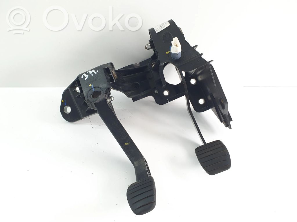 Opel Movano B Педаль 