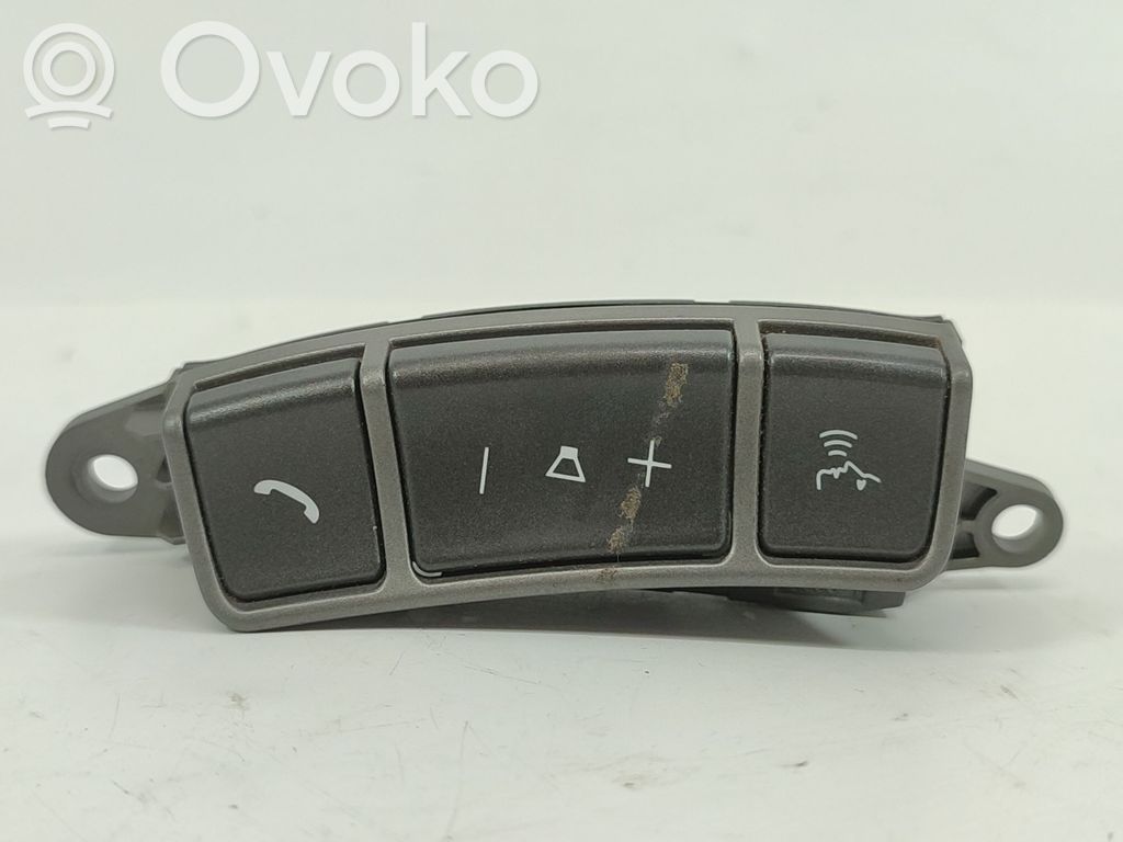 Boutons / interrupteurs volant   0374670007