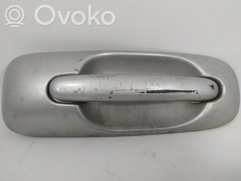 Manecilla externa puerta delantera