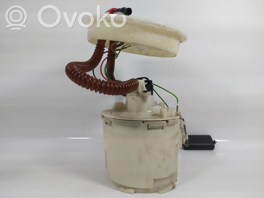Bomba interna de combustible   98AP9C055DA