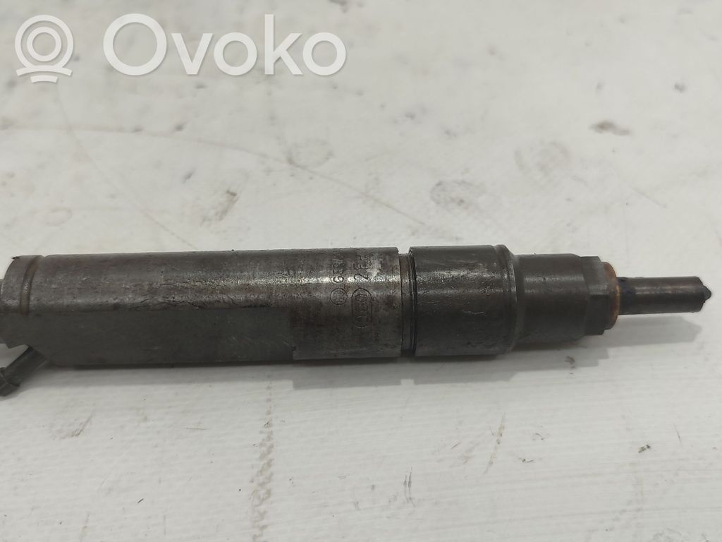 Inyector de combustible   028130201G