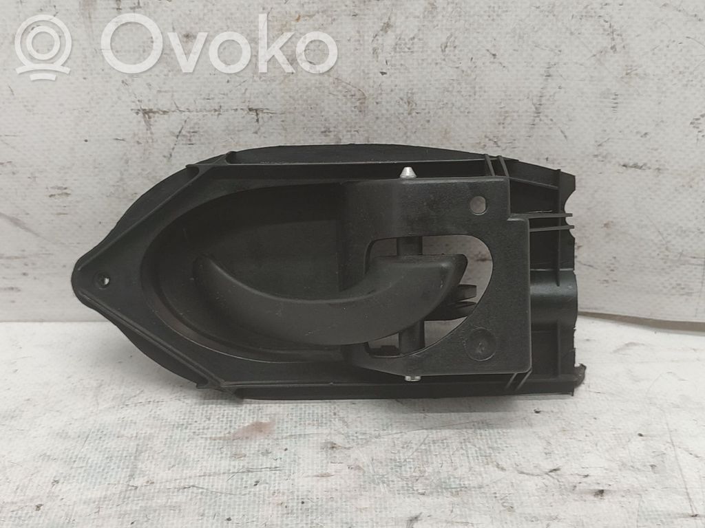 Manecilla interna puerta trasera   97KGB22600AG