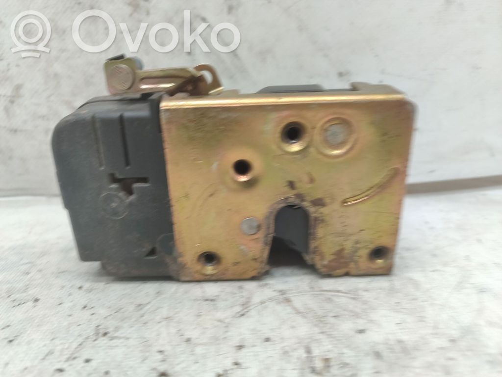 Etuoven lukko