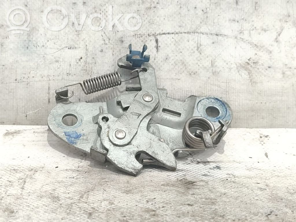 Tie down hook / loop