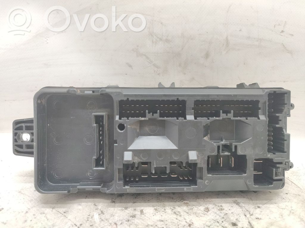 Volvo S40, V40 Katvealueen valvonnan ohjainlaite (BSM) 