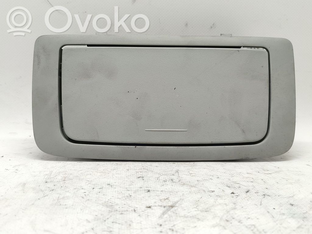 Mitsubishi Outlander Handschuhfach 
