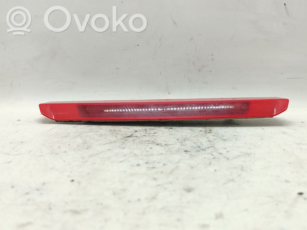 Kolmas/lisäjarruvalo   13226860,00999100