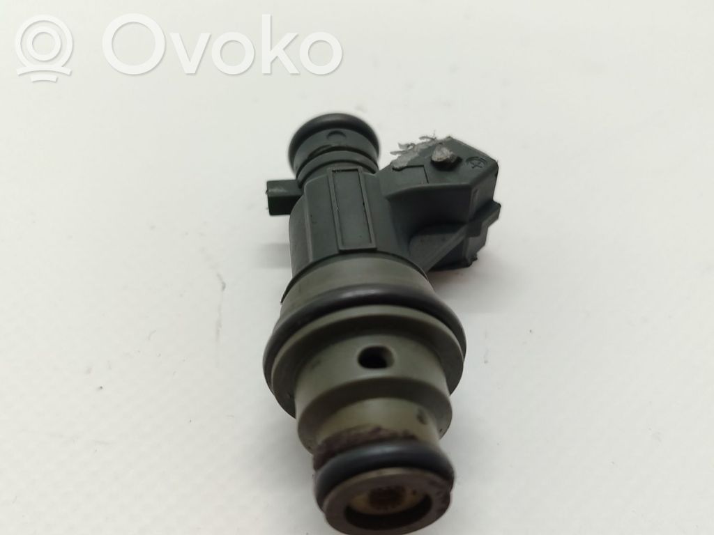 Opel Corsa B Inyector de combustible 