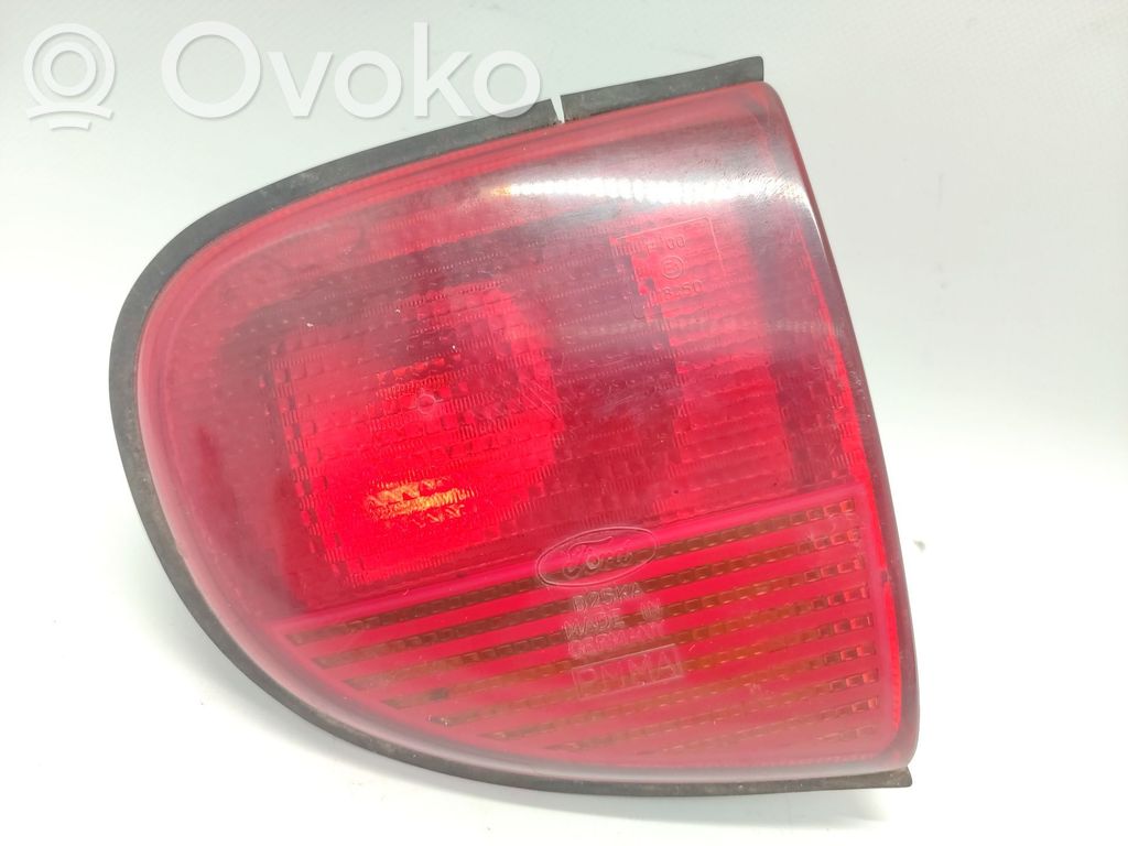 Luci posteriori   93AG15K258,93AG15K258
