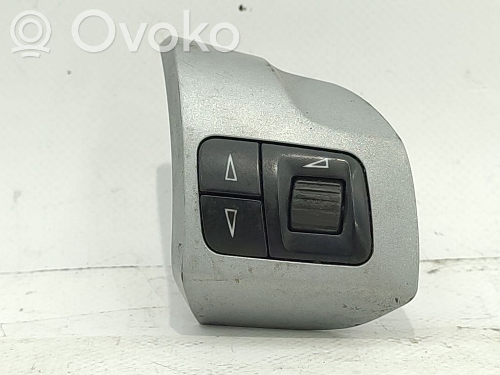 Opel Astra G Butoane/comutatoare pe volan 