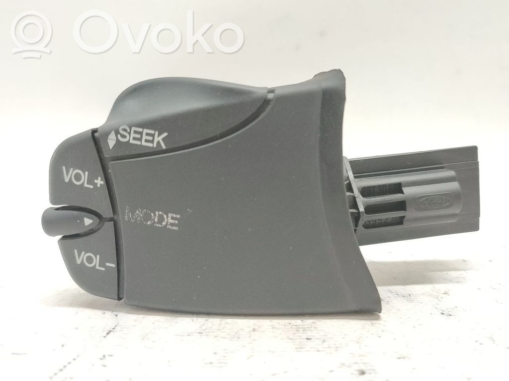 Ford Mondeo Mk III Przełącznik / Przycisk kierownicy 
