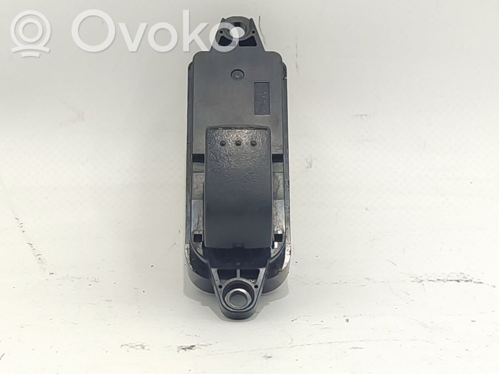 Interruptor del elevalunas eléctrico   CC3366370A,CD8566370