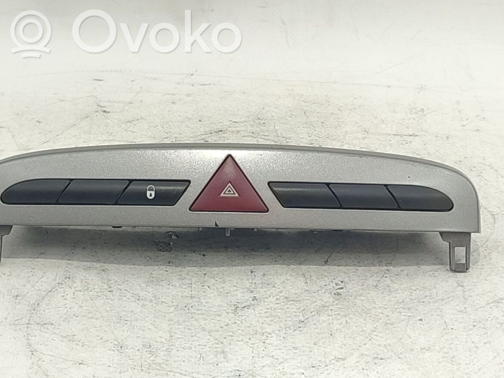 Peugeot 308 Interruttore luci di emergenza