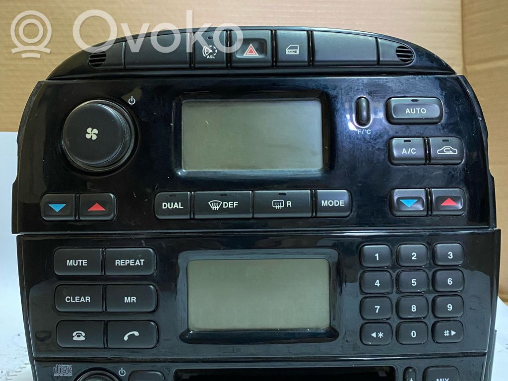 Jaguar XJ X350 Unitate principală radio/CD/DVD/GPS 