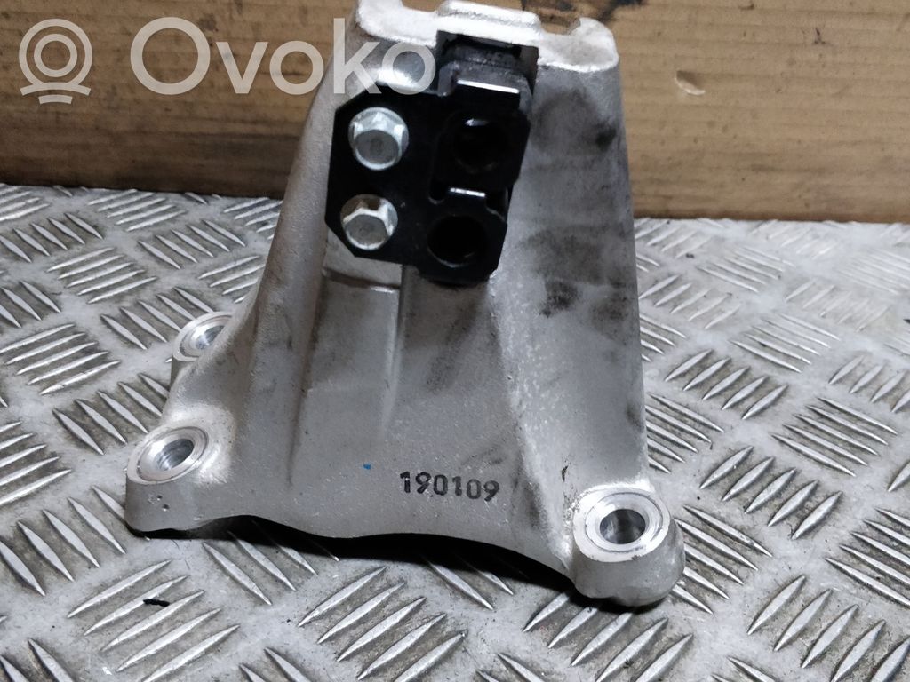 Hyundai i30 Engine mounting bracket 