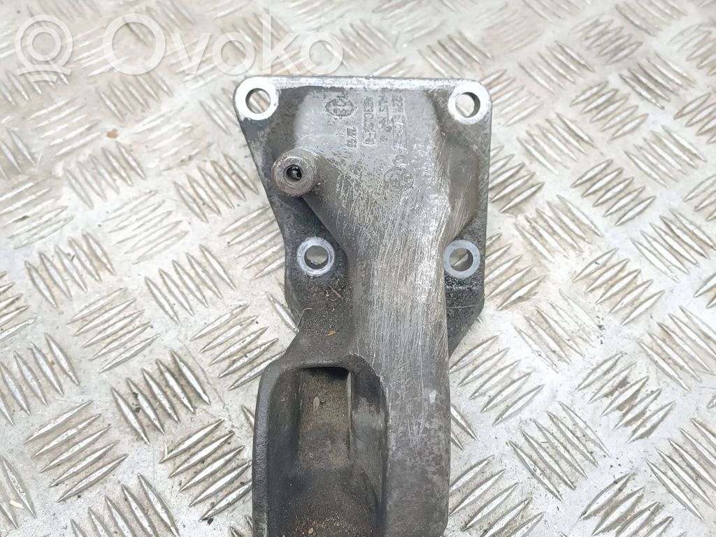 BMW 3 E46 Engine mounting bracket 