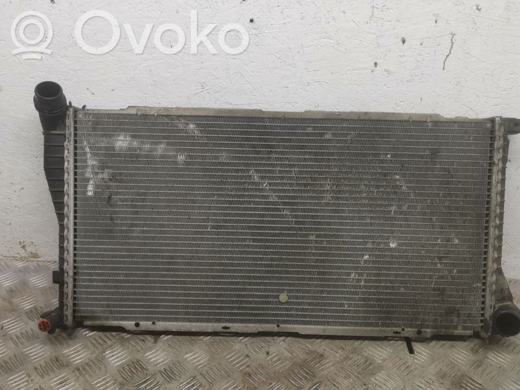 BMW 5 E39 Dzesēšanas šķidruma radiators 