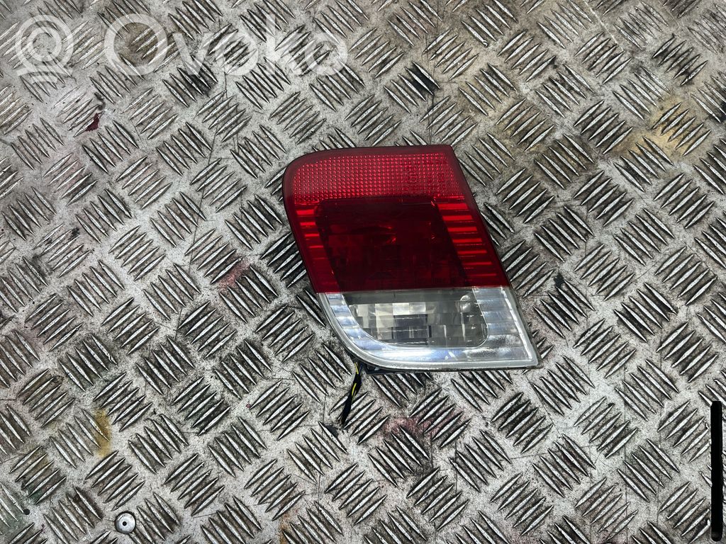 BMW 3 E46 Lampă spate în capacul portbagajului 
