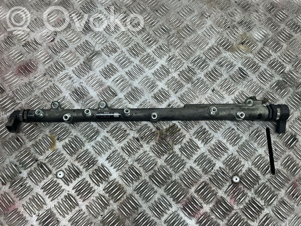 BMW 5 E60 E61 Rampă alimentare injectoare 