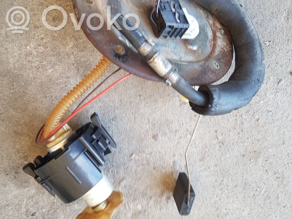 BMW 7 E38 Pompe à carburant 