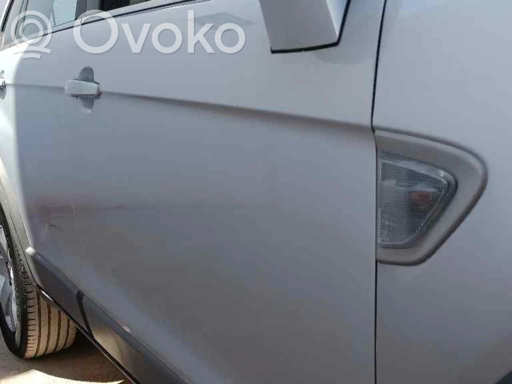 Chevrolet Captiva Дверь 