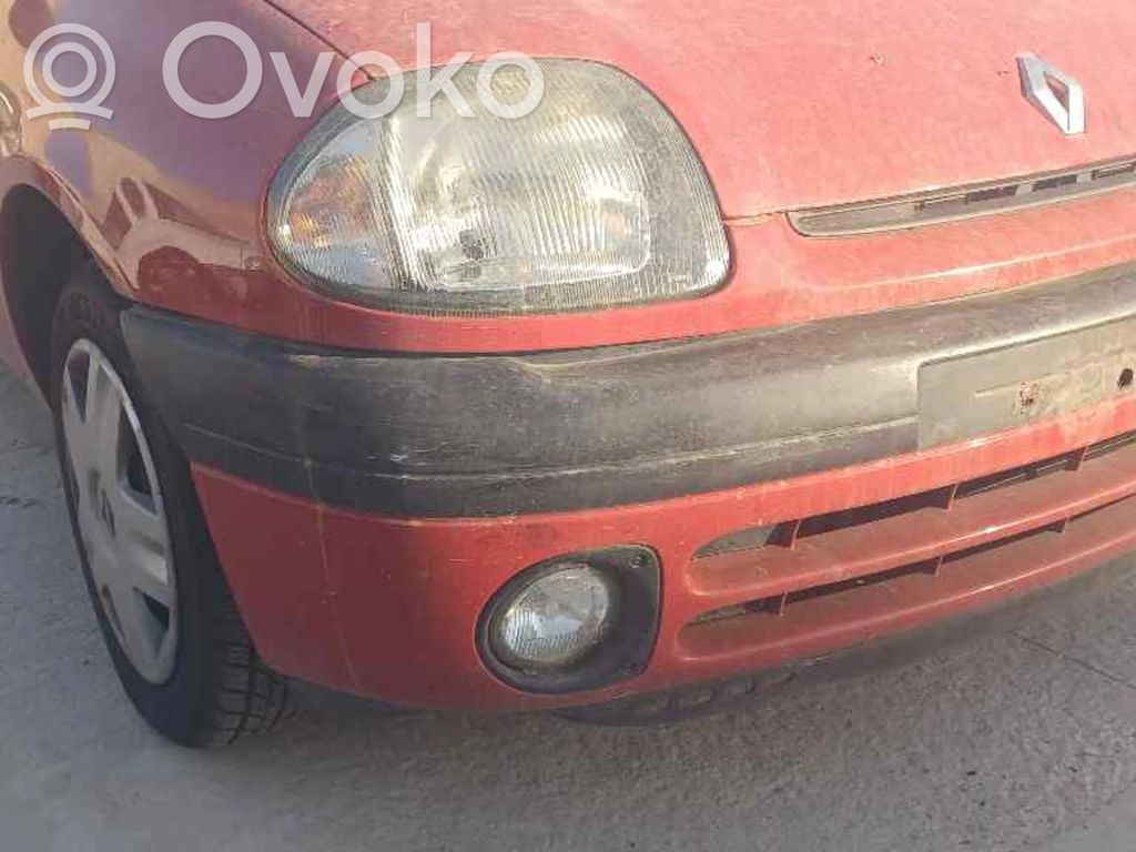 Renault Clio II Parachoques delantero 
